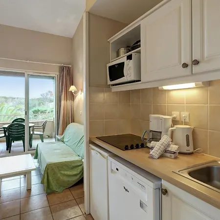 Apartment Le Hameau De La Pinede - Maeva *