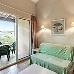 Appartement Le Hameau De La Pinede - Maeva *