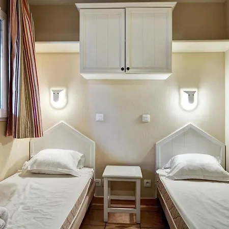 Le Hameau De La Pinede - Maeva 아파트 *