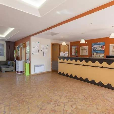 Appartement Le Hameau De La Pinede - Maeva *